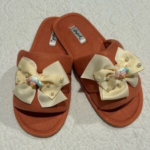 Cinnamon roll size 6.5